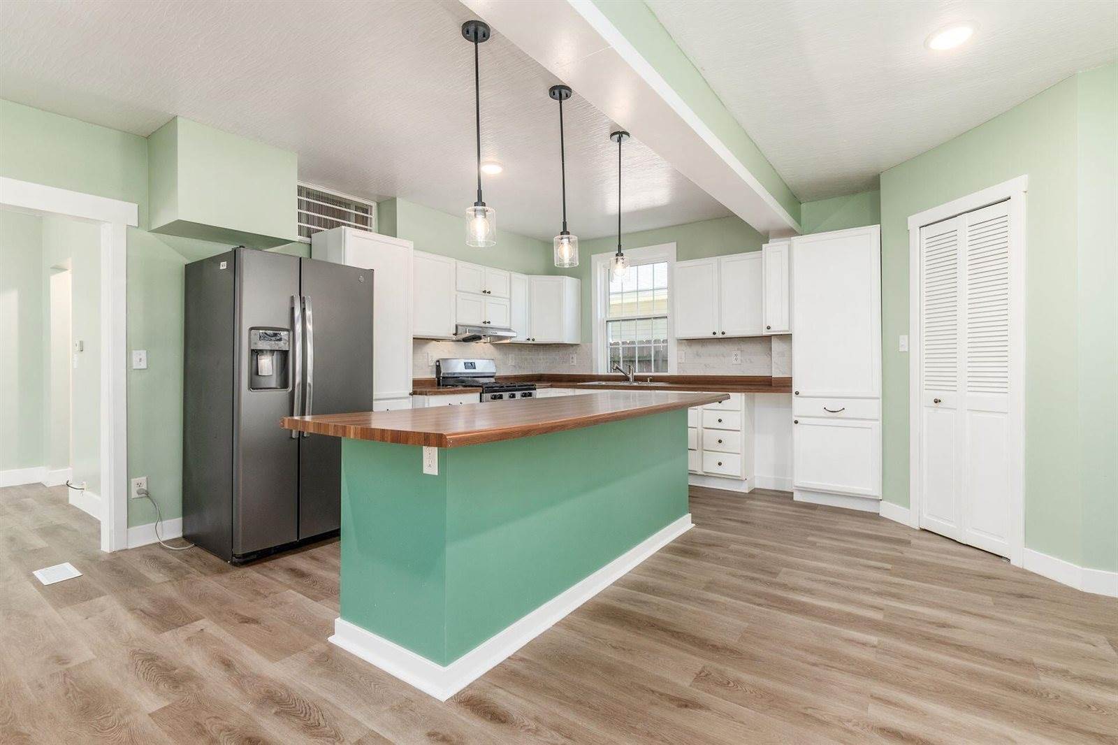 2051 Briarwood Avenue, Columbus, OH 43211
