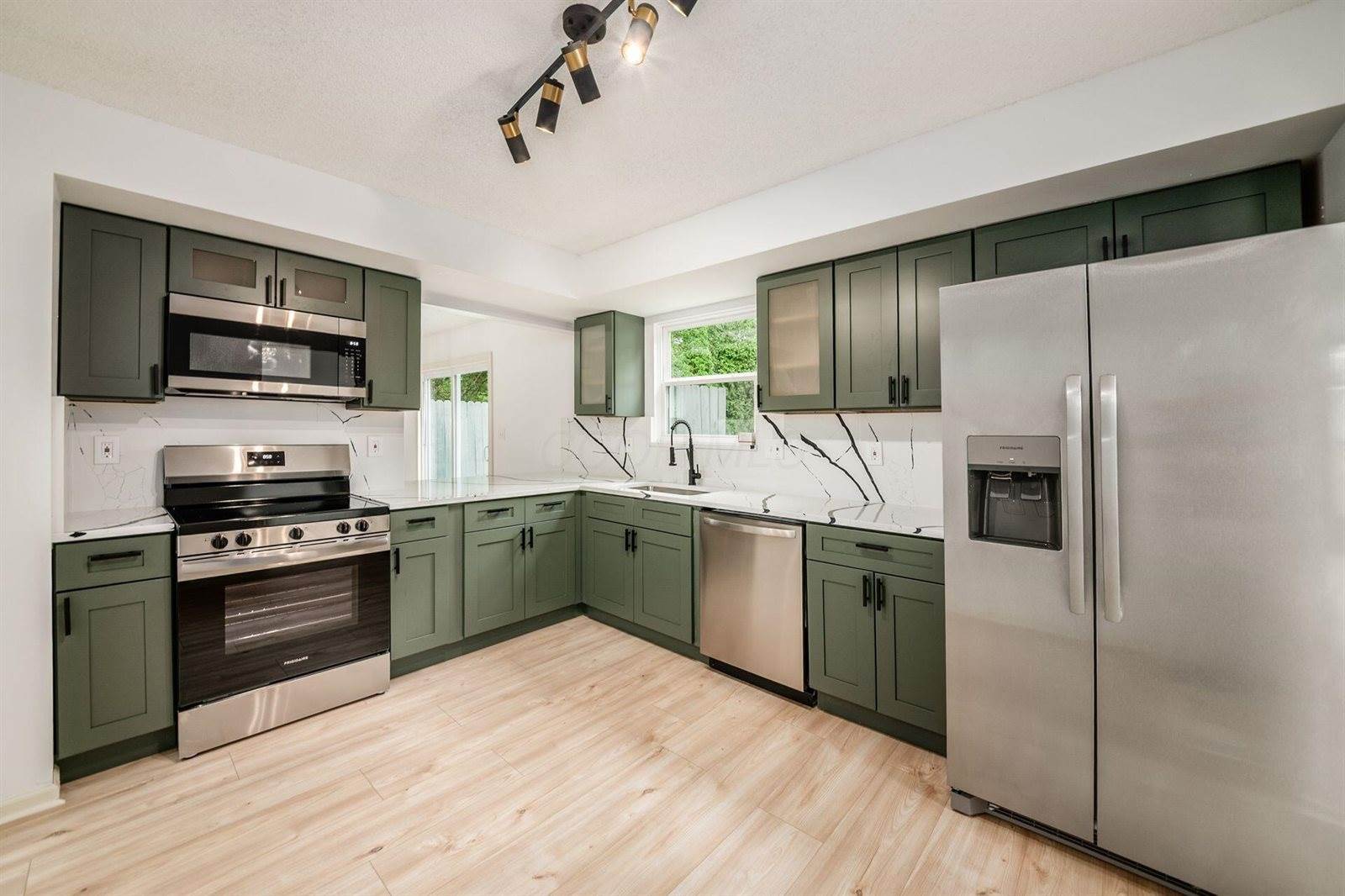 6428 Berry Pond Way, Canal Winchester, OH 43110