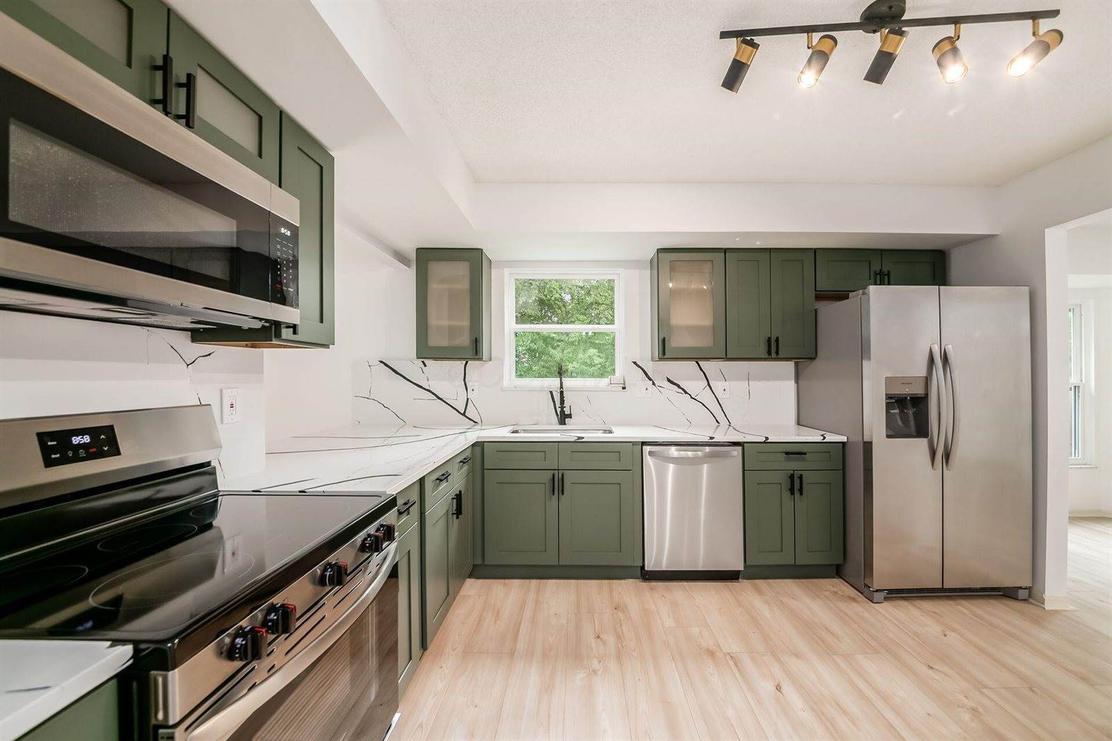 6428 Berry Pond Way, Canal Winchester, OH 43110