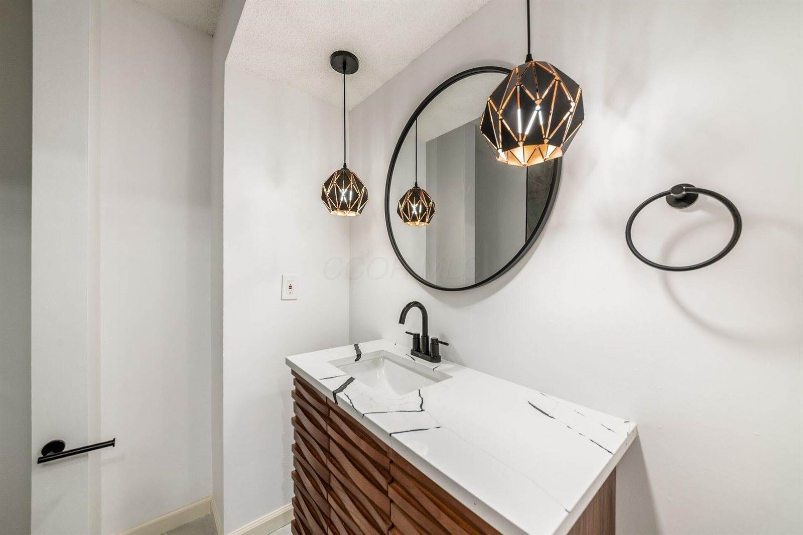 6428 Berry Pond Way, Canal Winchester, OH 43110