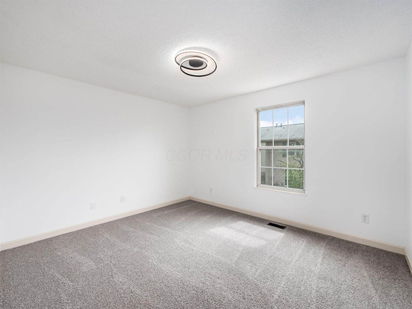 2032 Burbridge Lane, Hilliard, OH 43026