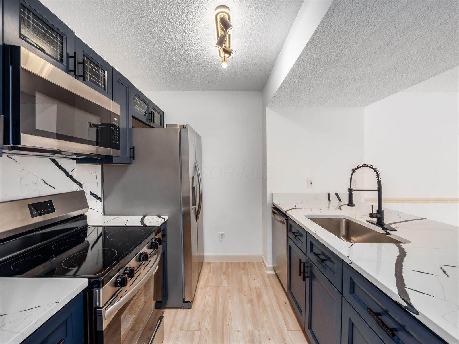 2032 Burbridge Lane, Hilliard, OH 43026
