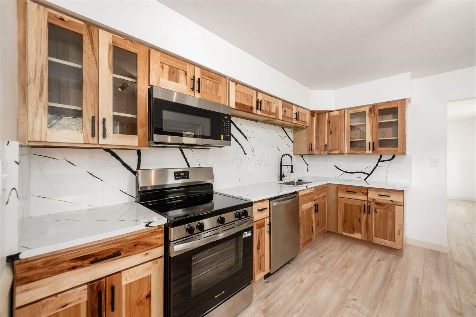 3849 Laguna Drive, Columbus, OH 43232
