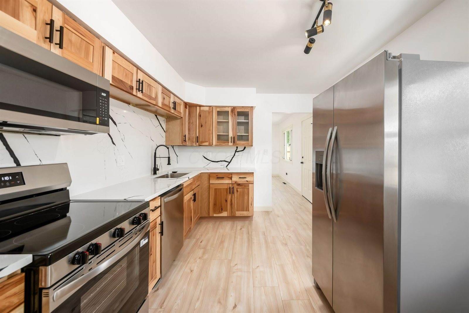 3849 Laguna Drive, Columbus, OH 43232