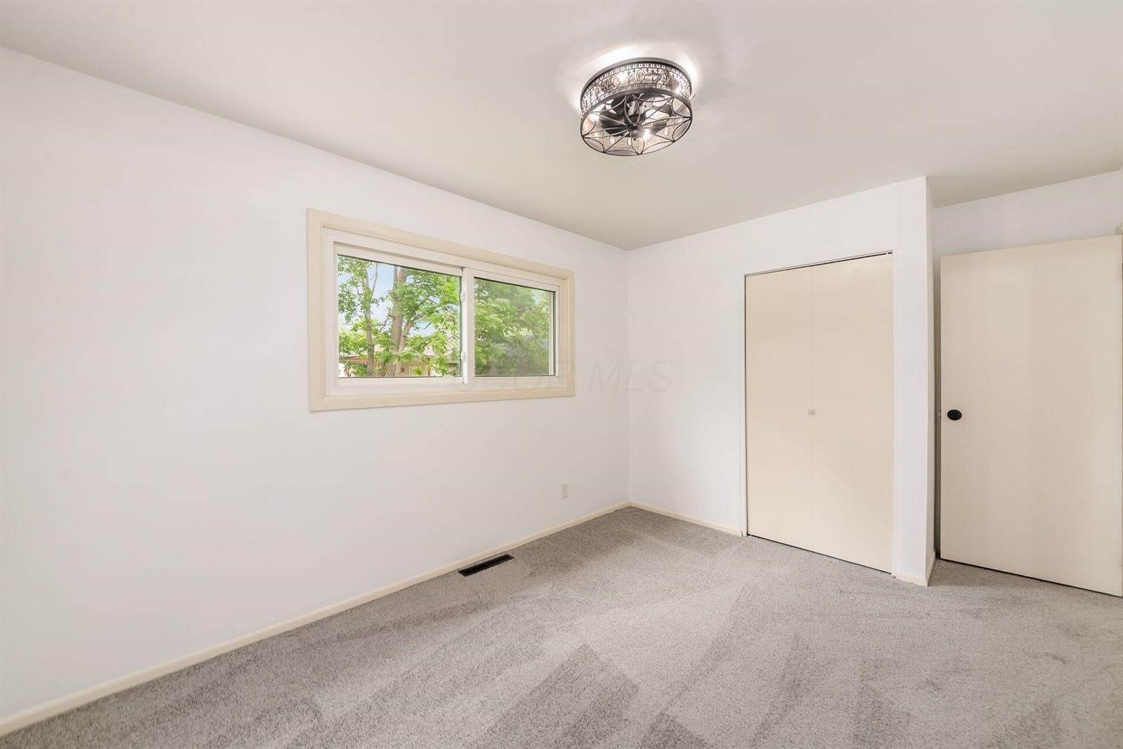 3849 Laguna Drive, Columbus, OH 43232