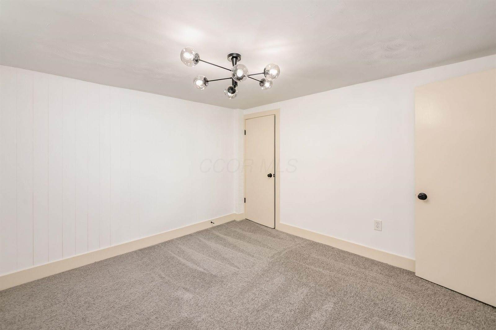 3849 Laguna Drive, Columbus, OH 43232