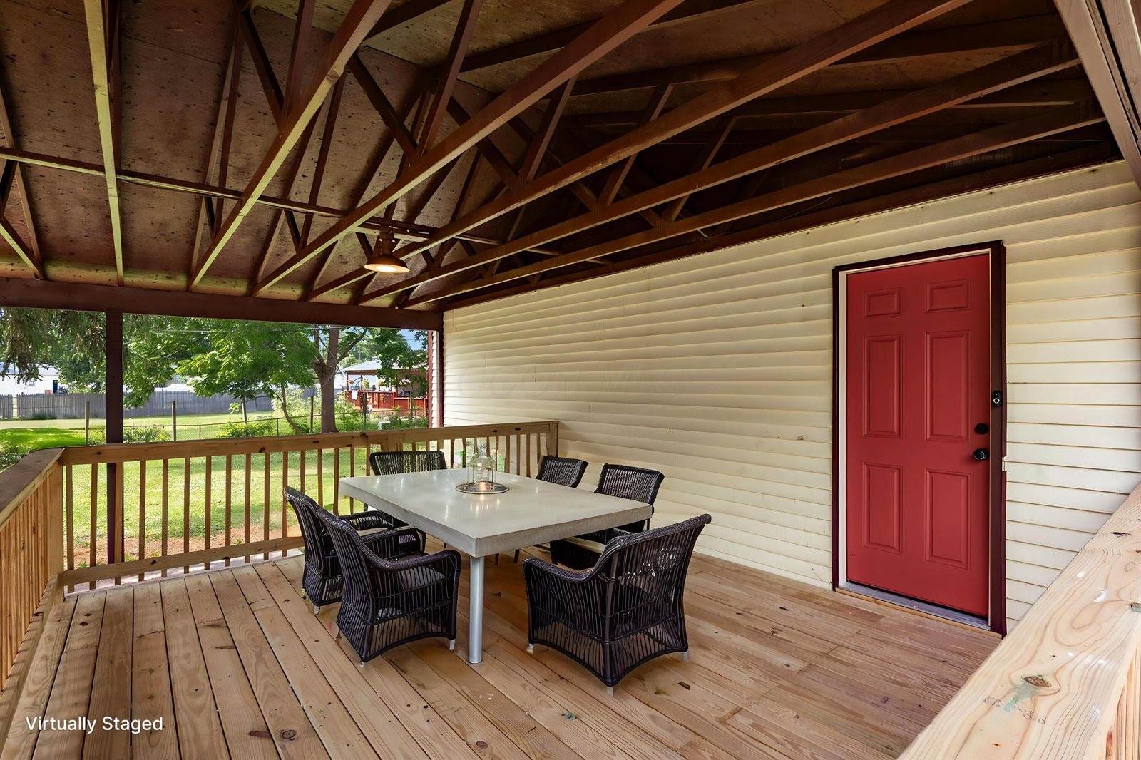 3849 Laguna Drive, Columbus, OH 43232