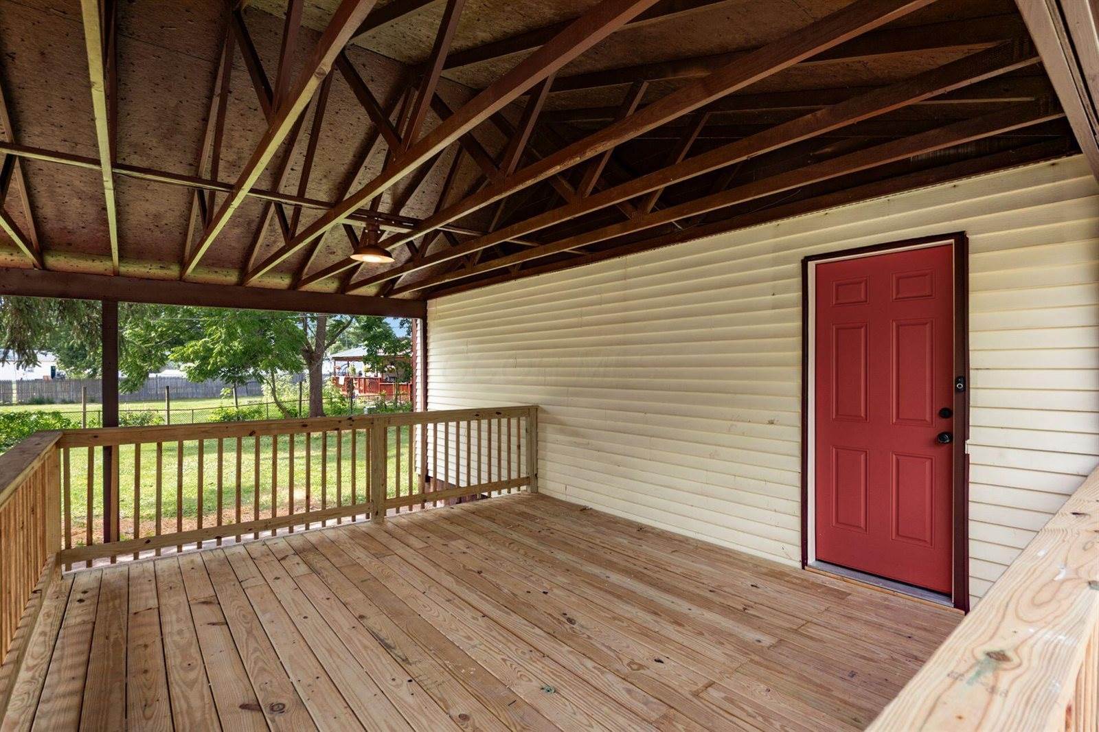 3849 Laguna Drive, Columbus, OH 43232