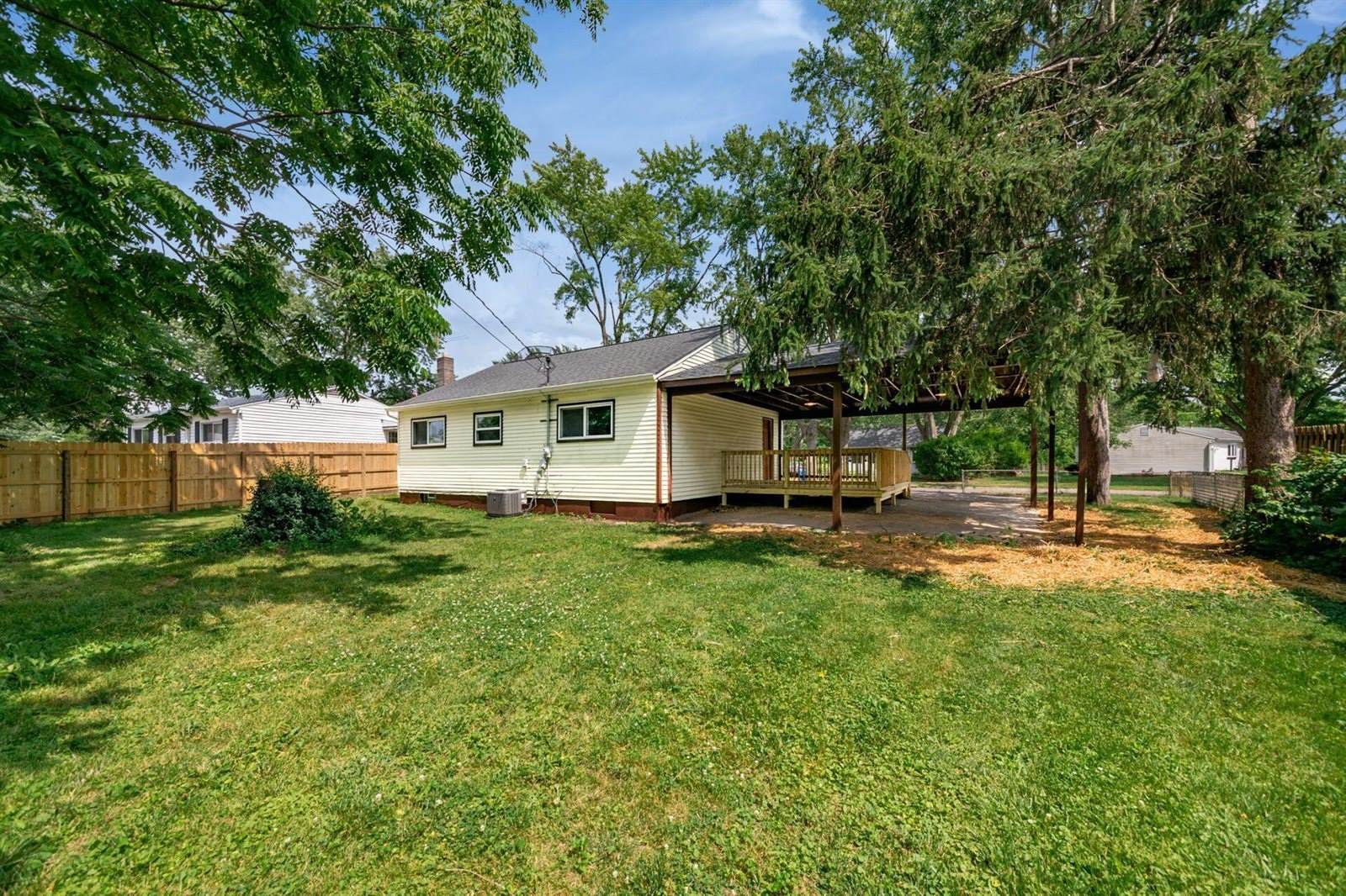 3849 Laguna Drive, Columbus, OH 43232