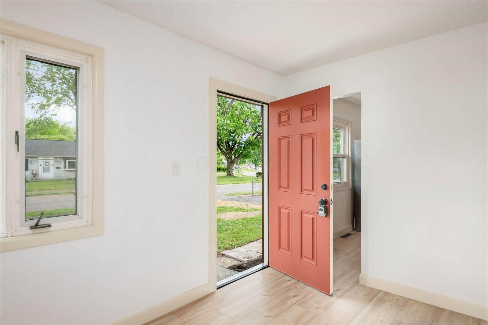 3849 Laguna Drive, Columbus, OH 43232