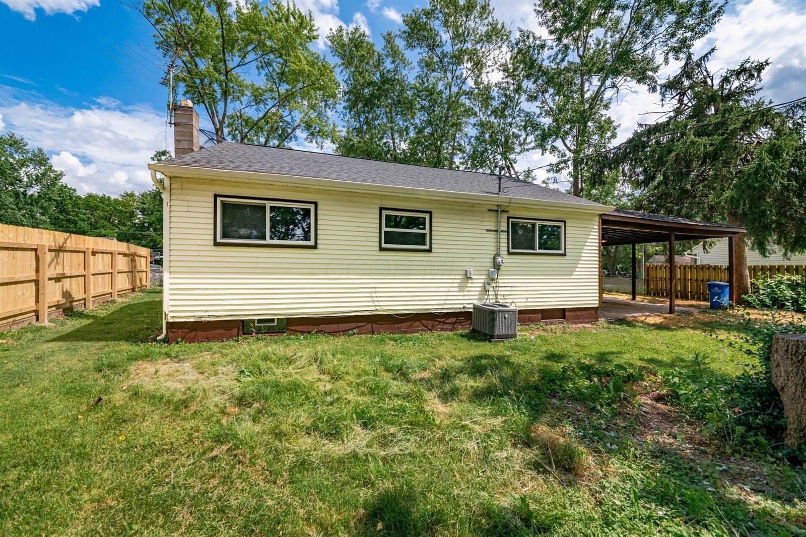 3849 Laguna Drive, Columbus, OH 43232
