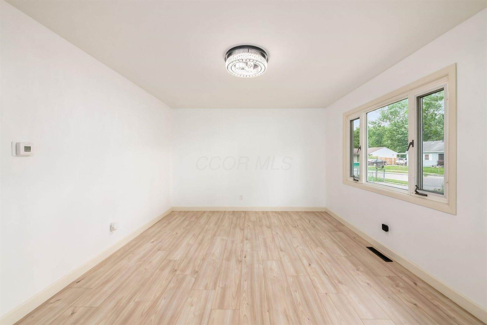 3849 Laguna Drive, Columbus, OH 43232