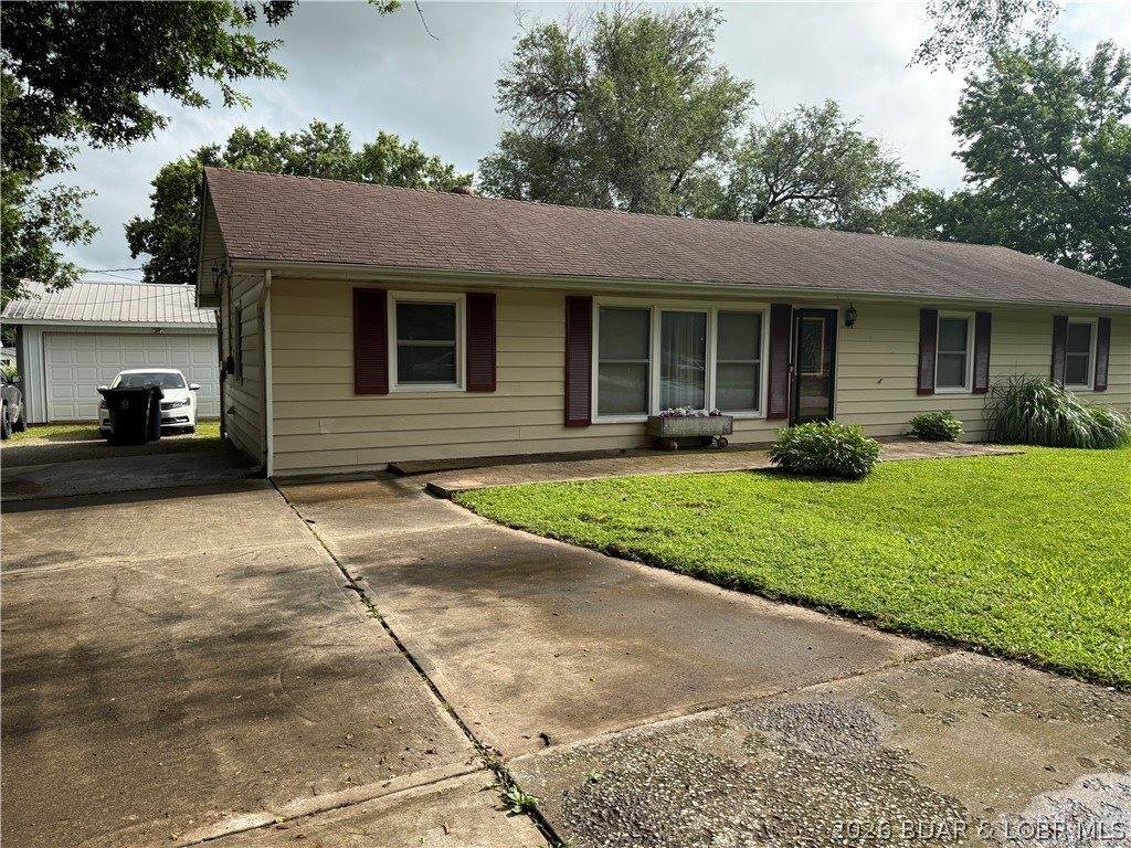 130 Center Street, Tipton, MO 65081