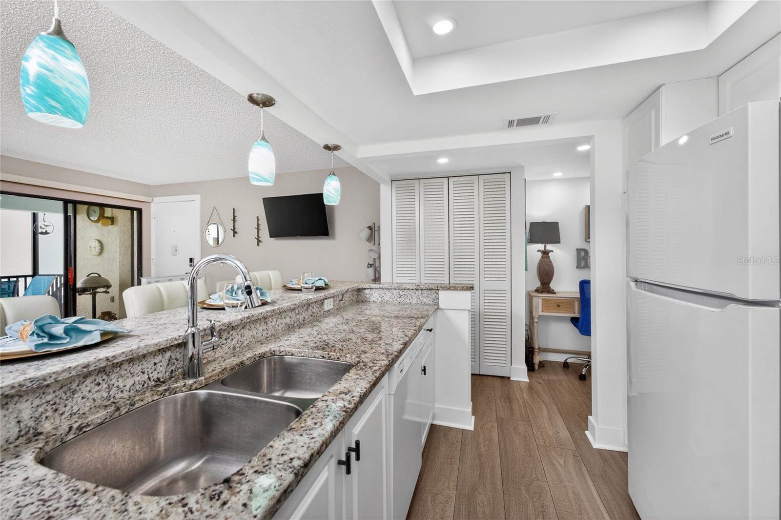 2810 North Beach Road, Englewood, FL 34223