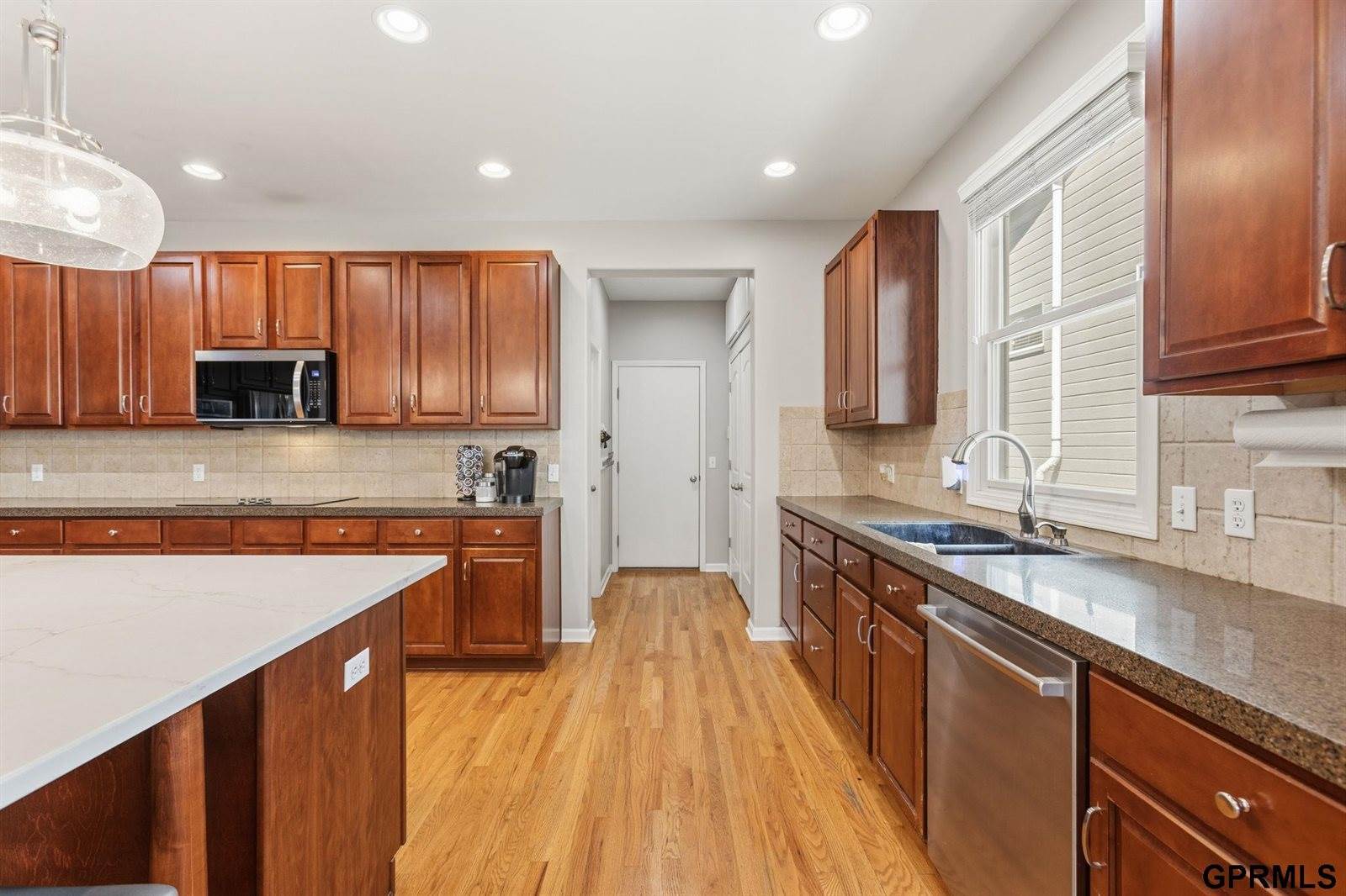 18025 Dewey Circle, Elkhorn, NE 68022