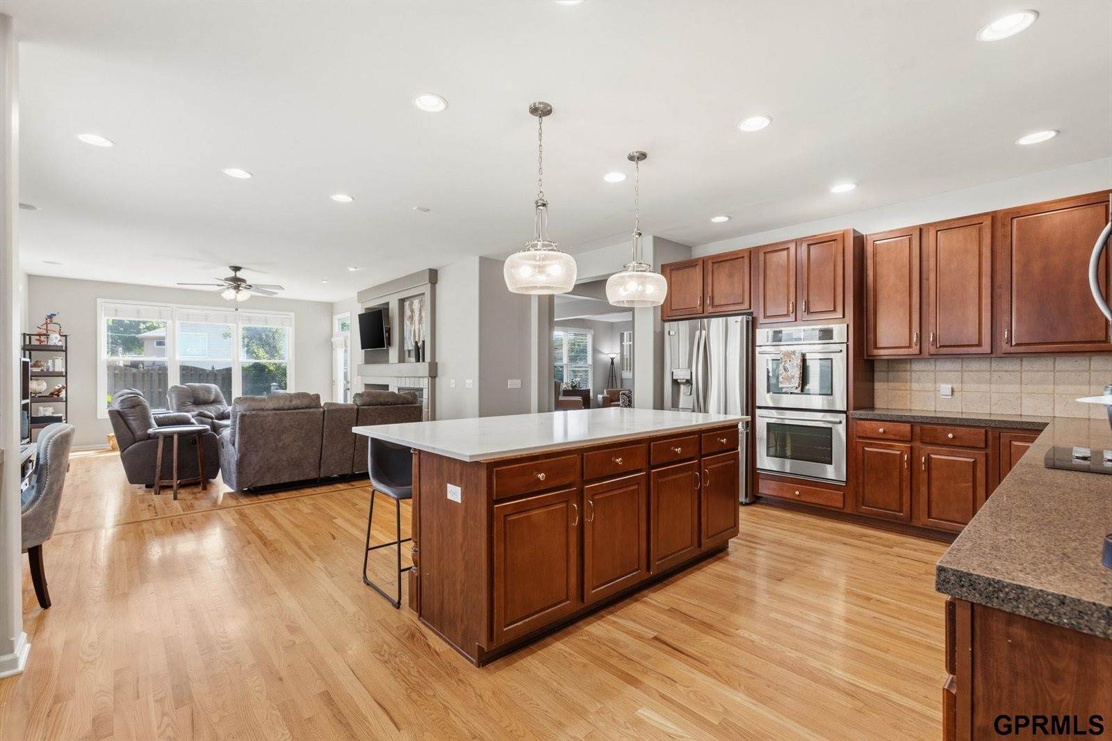 18025 Dewey Circle, Elkhorn, NE 68022