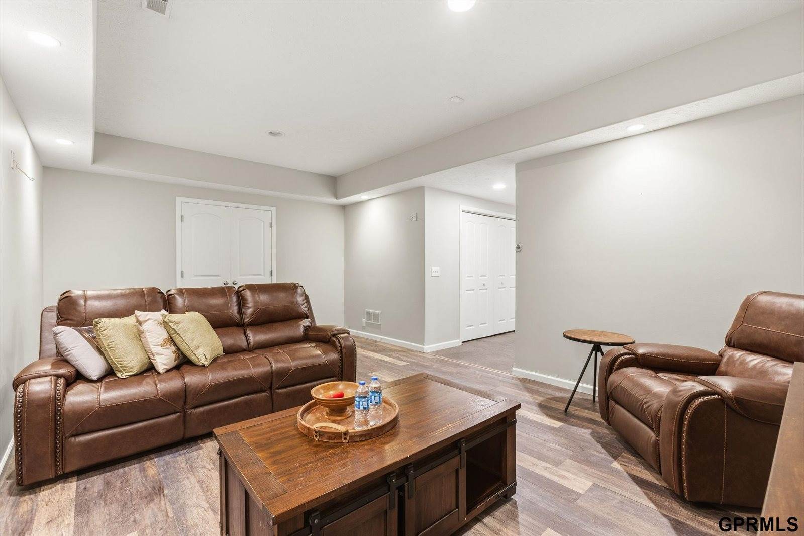 18025 Dewey Circle, Elkhorn, NE 68022