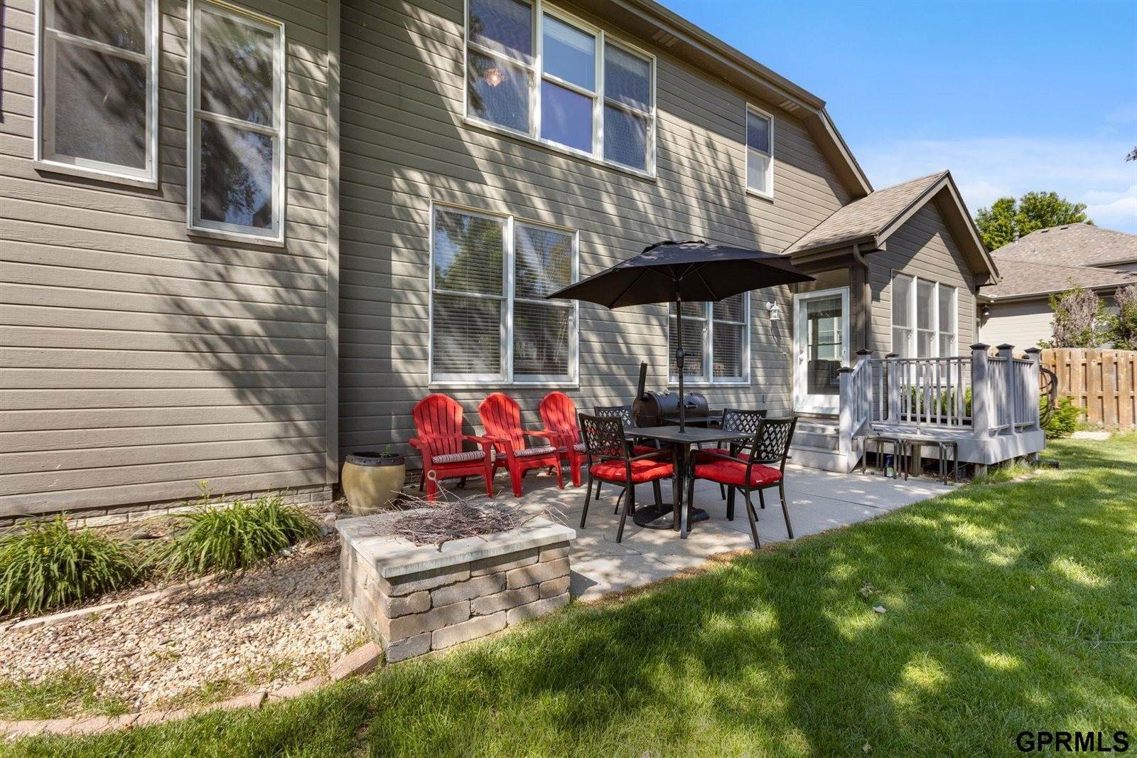 18025 Dewey Circle, Elkhorn, NE 68022