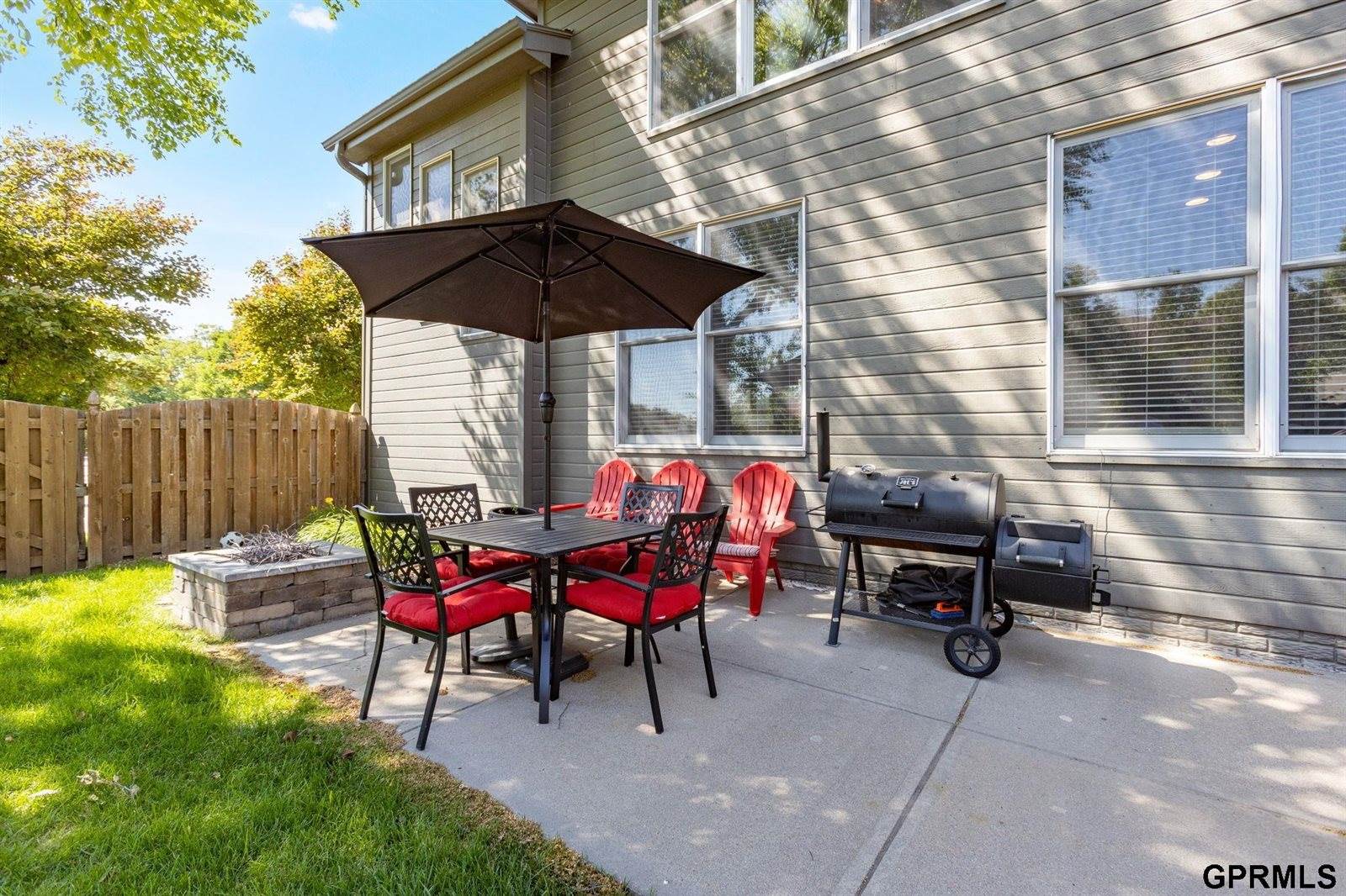 18025 Dewey Circle, Elkhorn, NE 68022