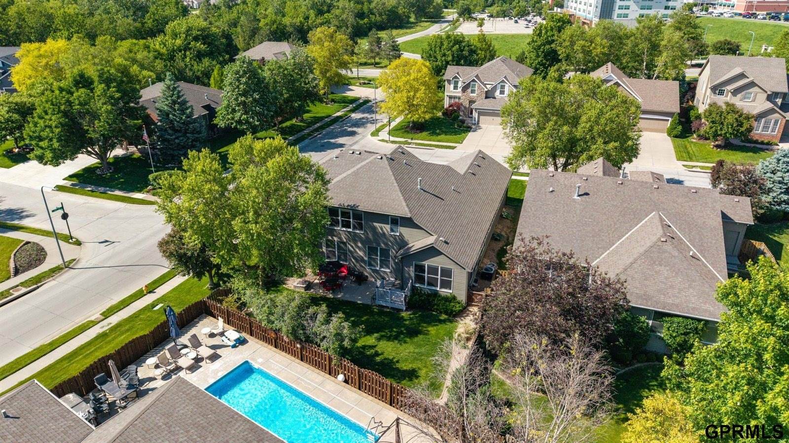 18025 Dewey Circle, Elkhorn, NE 68022