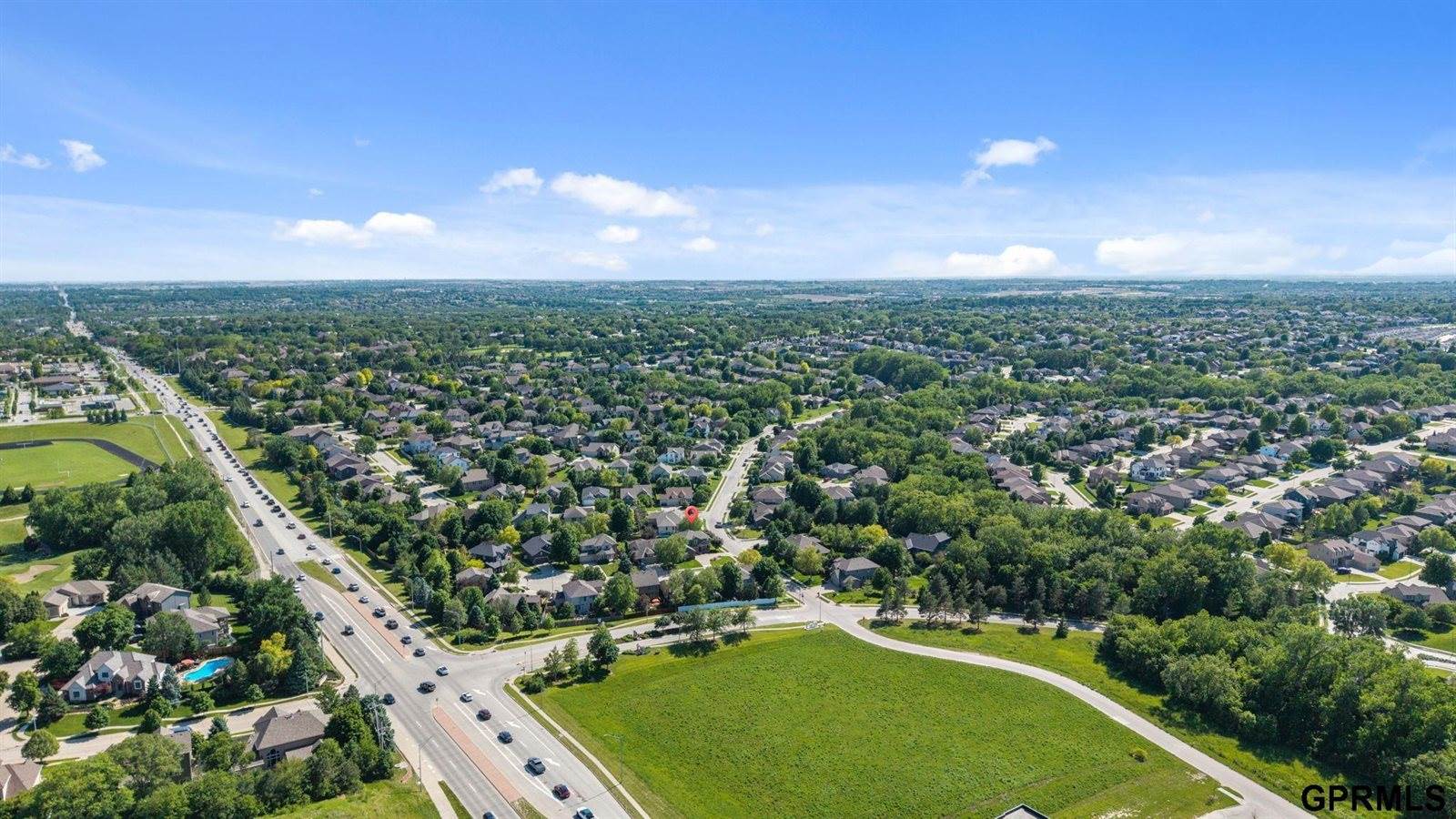 18025 Dewey Circle, Elkhorn, NE 68022