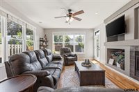 18025 Dewey Circle, Elkhorn, NE 68022