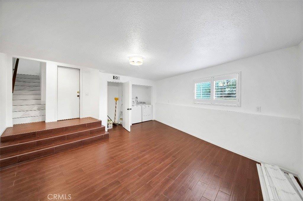 10444 Canoga Avenue, Chatsworth, CA 91311
