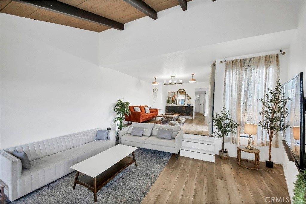 10444 Canoga Avenue, Chatsworth, CA 91311