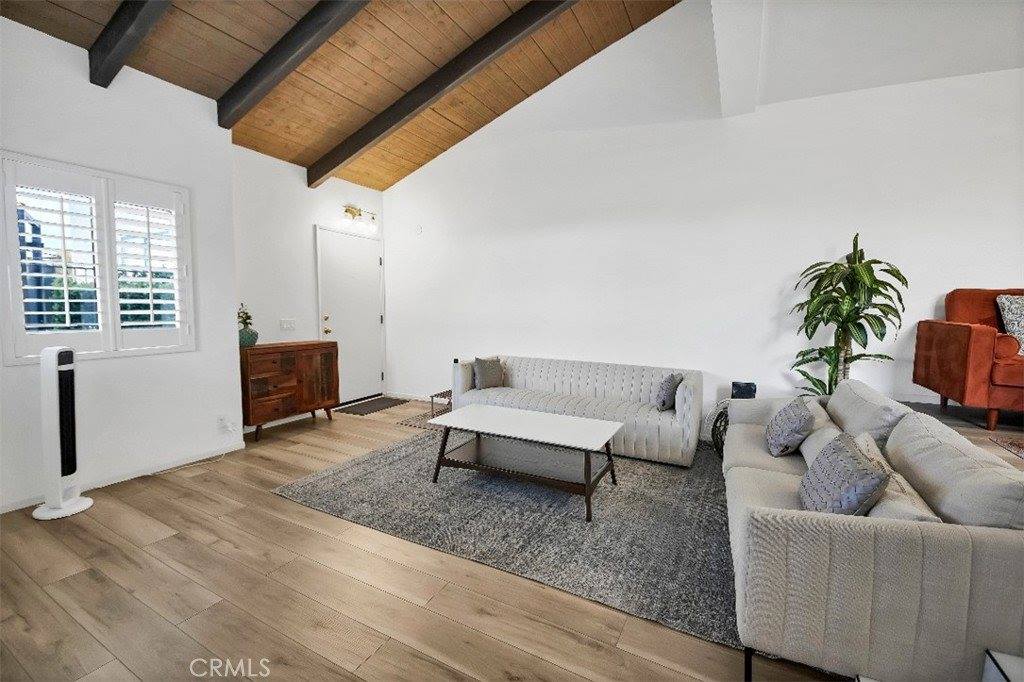 10444 Canoga Avenue, Chatsworth, CA 91311