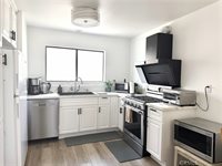 10444 Canoga Avenue, Chatsworth, CA 91311