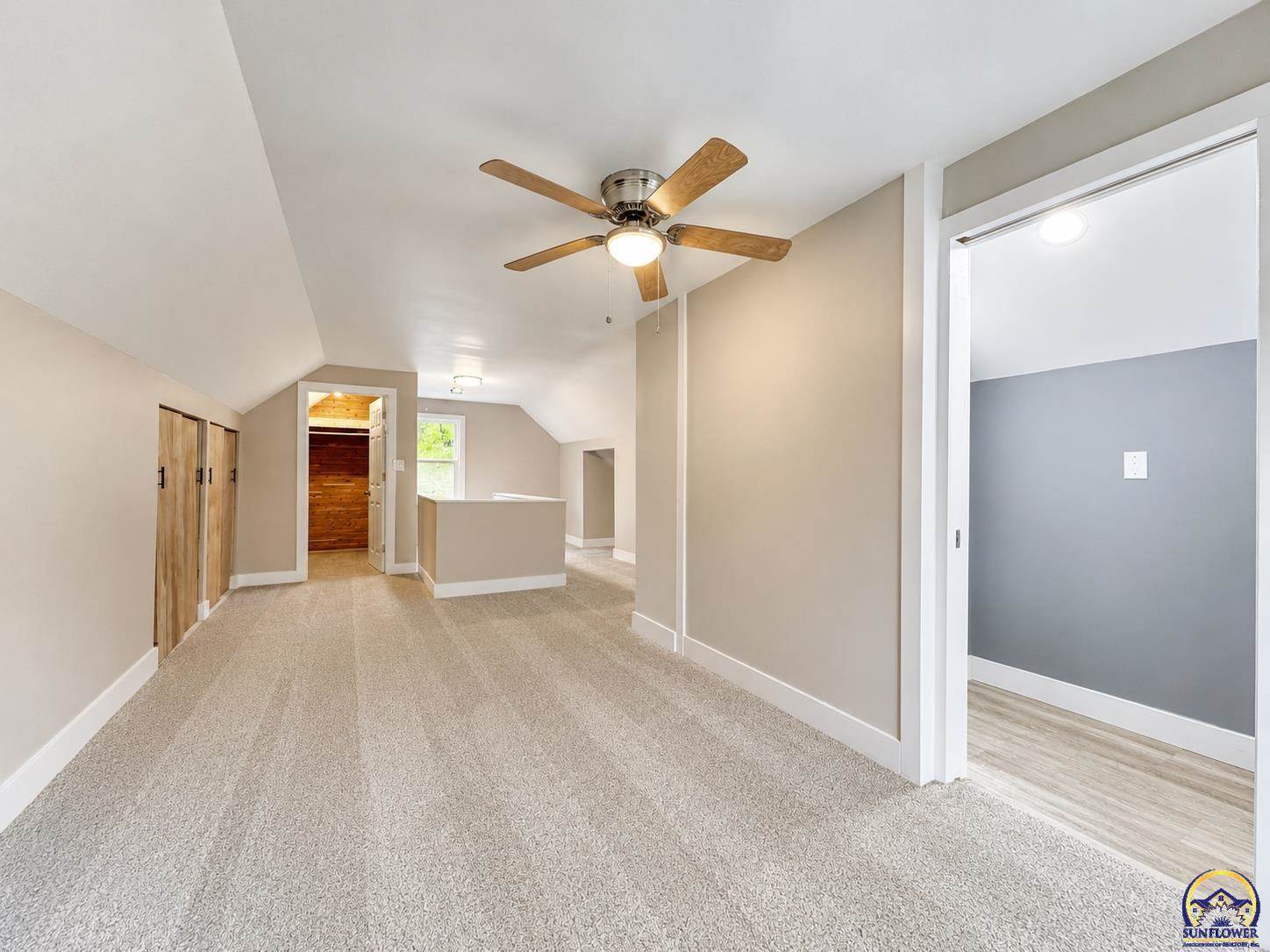 2226 SW Burnett RD, Topeka, KS 66614