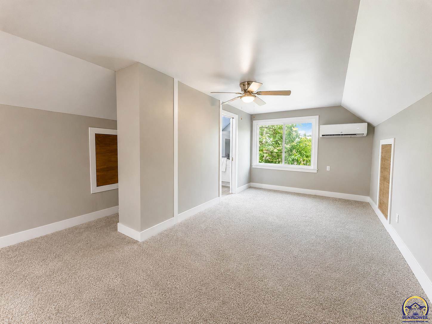 2226 SW Burnett RD, Topeka, KS 66614