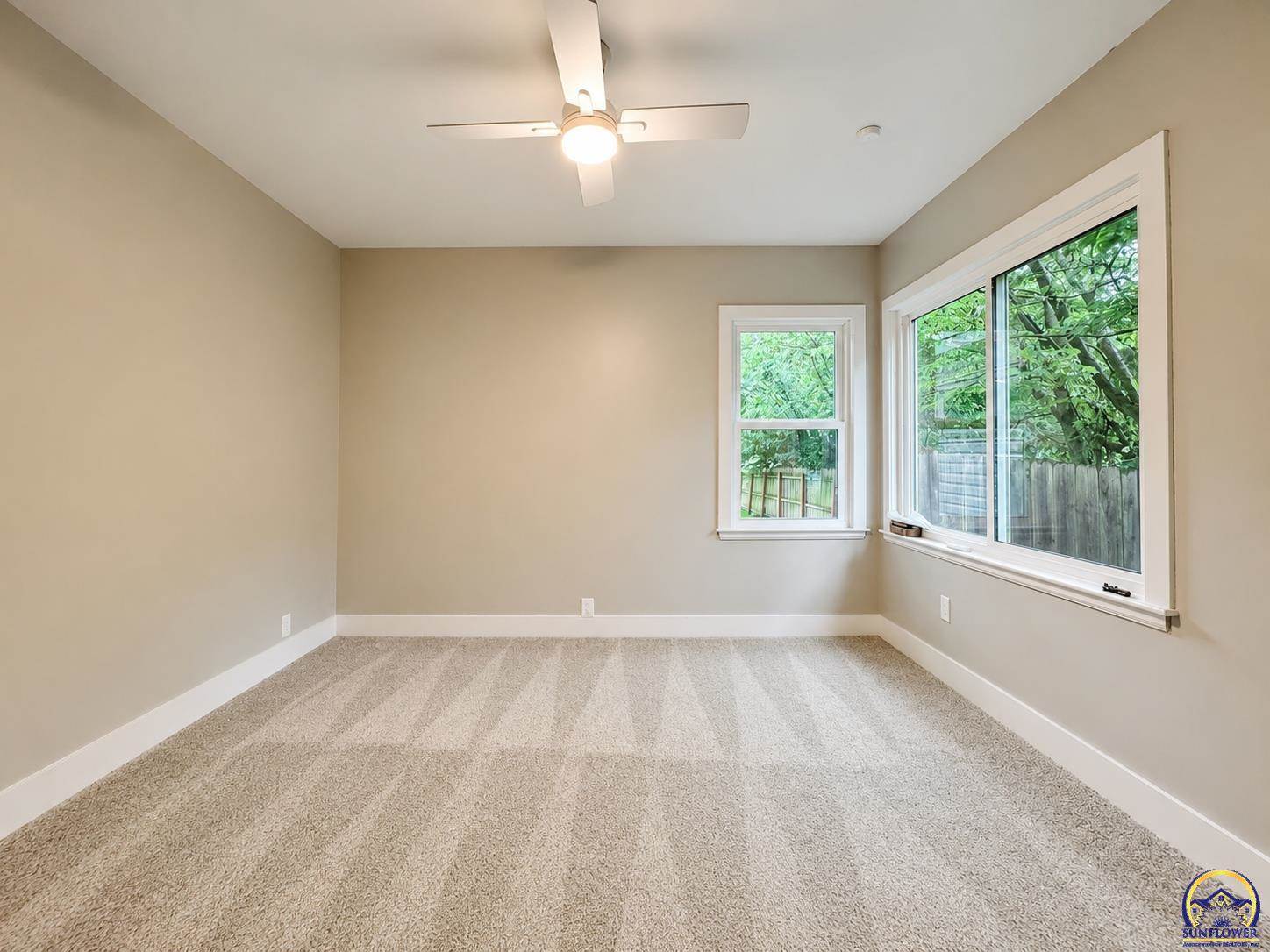 2226 SW Burnett RD, Topeka, KS 66614