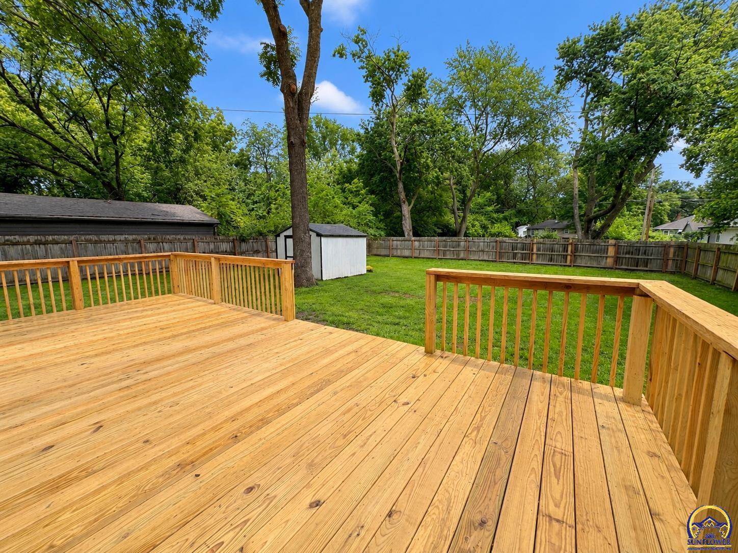2226 SW Burnett RD, Topeka, KS 66614