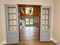 2226 SW Burnett RD, Topeka, KS 66614