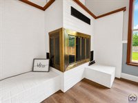 2226 SW Burnett RD, Topeka, KS 66614