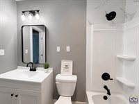 2226 SW Burnett RD, Topeka, KS 66614