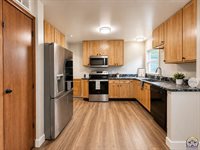 2226 SW Burnett RD, Topeka, KS 66614