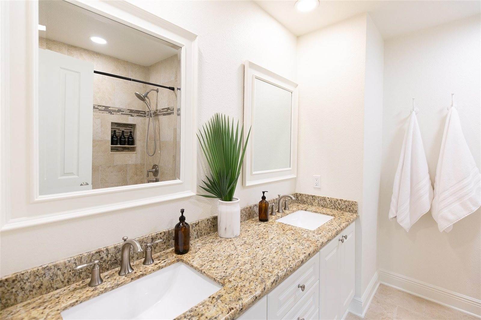 78 Lightwood Trace, The Woodlands, TX 77382
