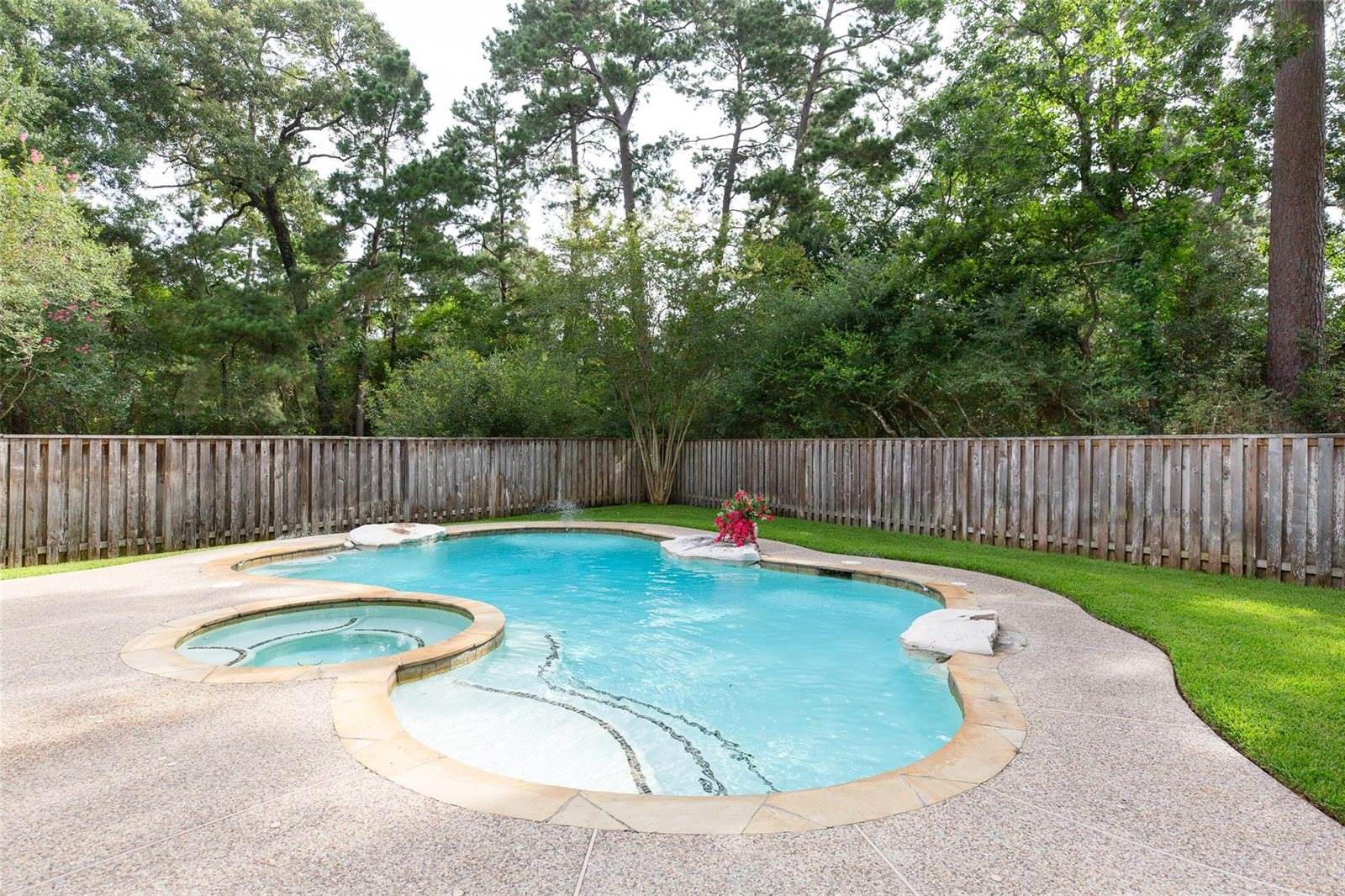 78 Lightwood Trace, The Woodlands, TX 77382
