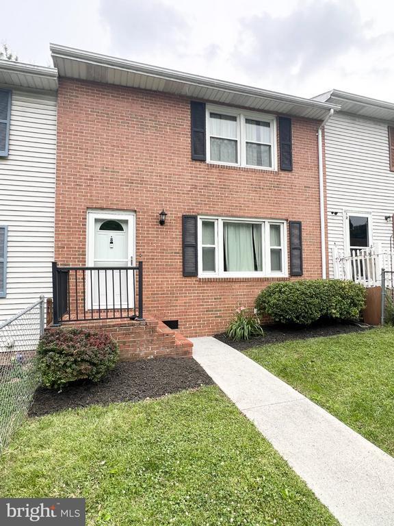 8 Biggs Drive, Front Royal, VA 22630