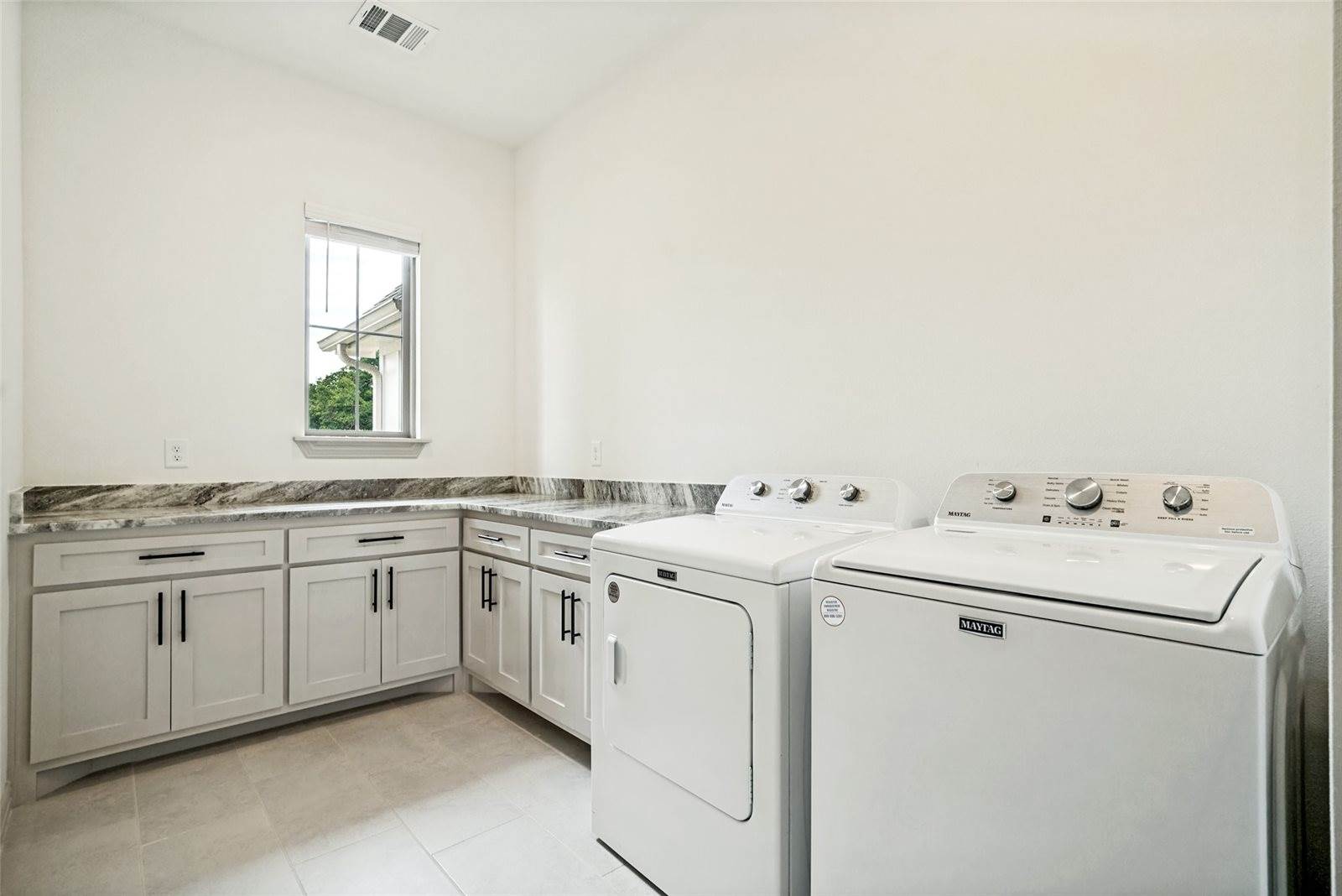 9459 Zion Hill Road, Poolville, TX 76487