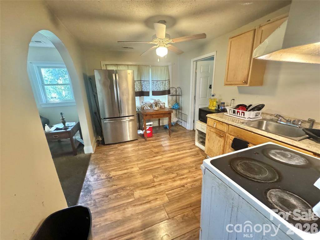 1028 Karendale Avenue, Charlotte, NC 28208