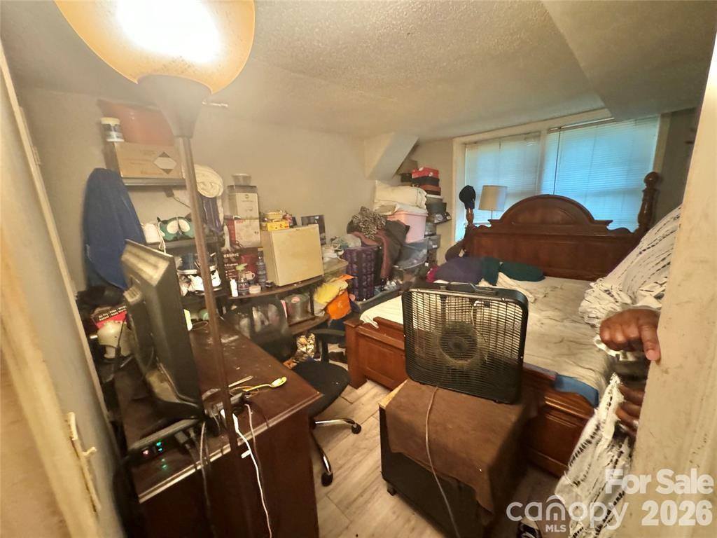 1028 Karendale Avenue, Charlotte, NC 28208