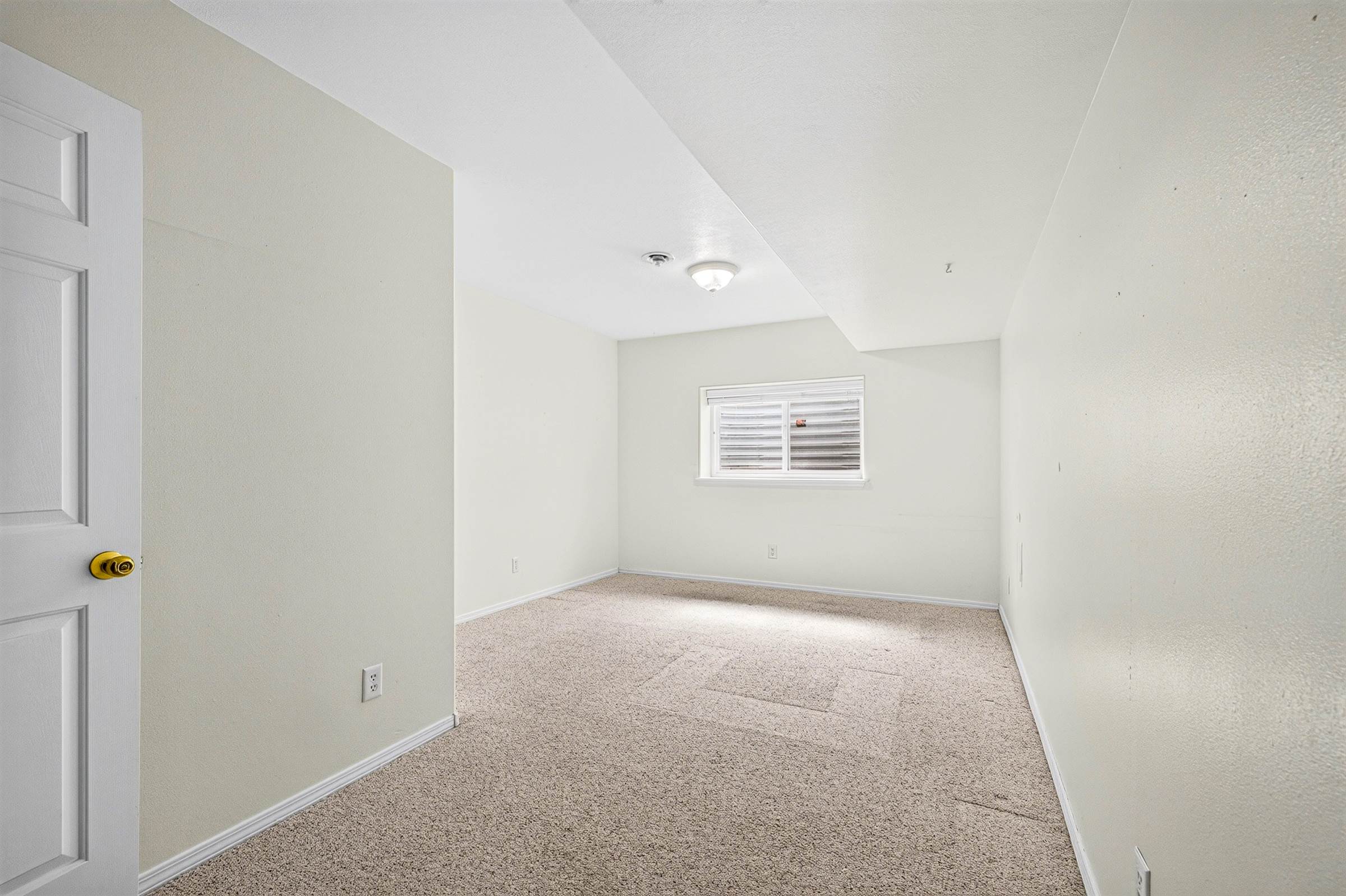 367 Poplar Dr, Elko, NV 89801
