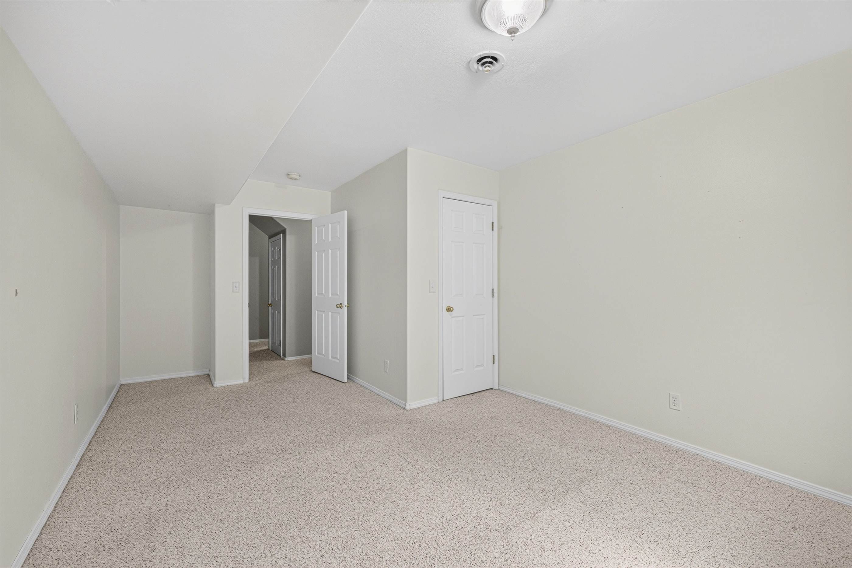 367 Poplar Dr, Elko, NV 89801