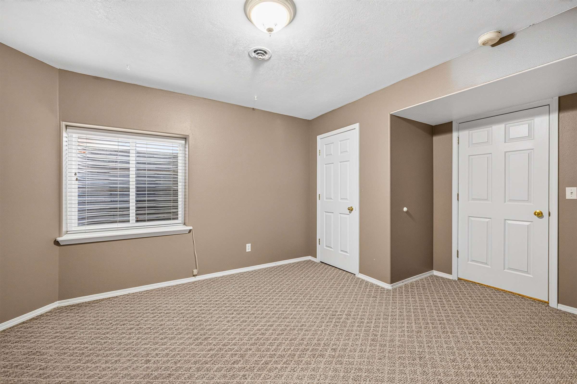 367 Poplar Dr, Elko, NV 89801
