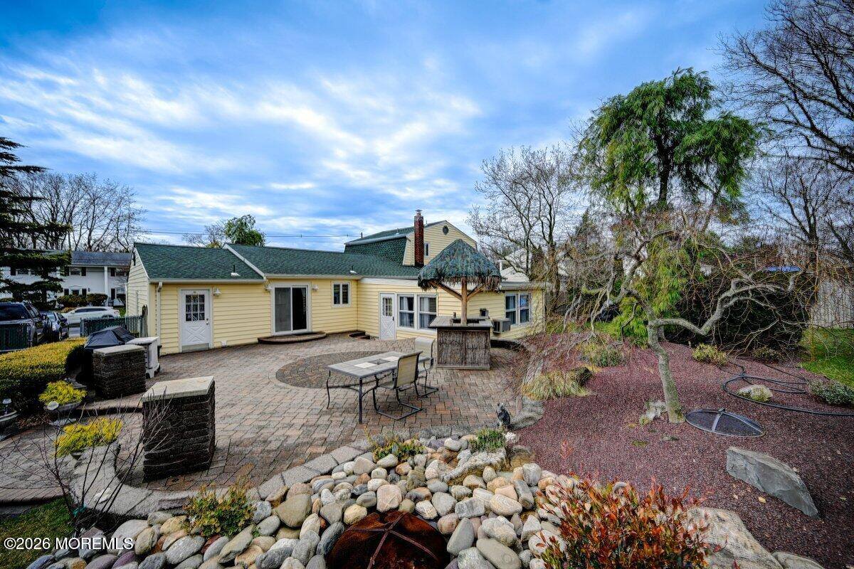 6 Meadowbrook Drive, Howell, NJ 07731