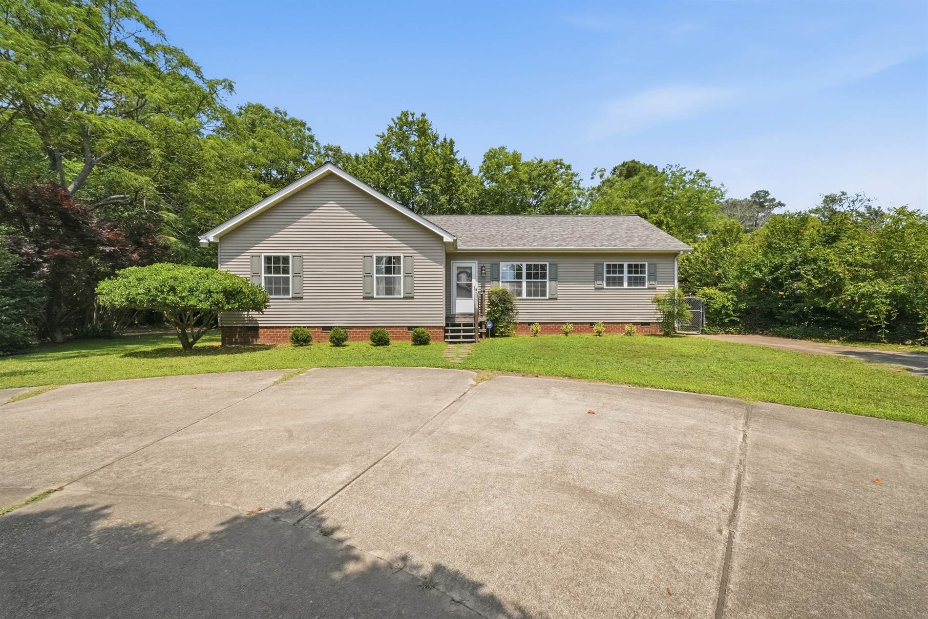 17155 Riddick Rd, Smithfield, VA 23430