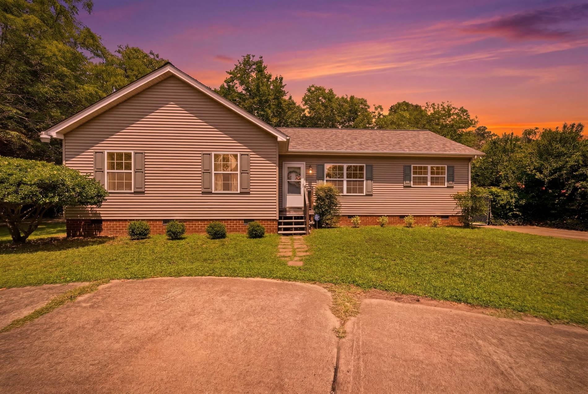 17155 Riddick Rd, Smithfield, VA 23430